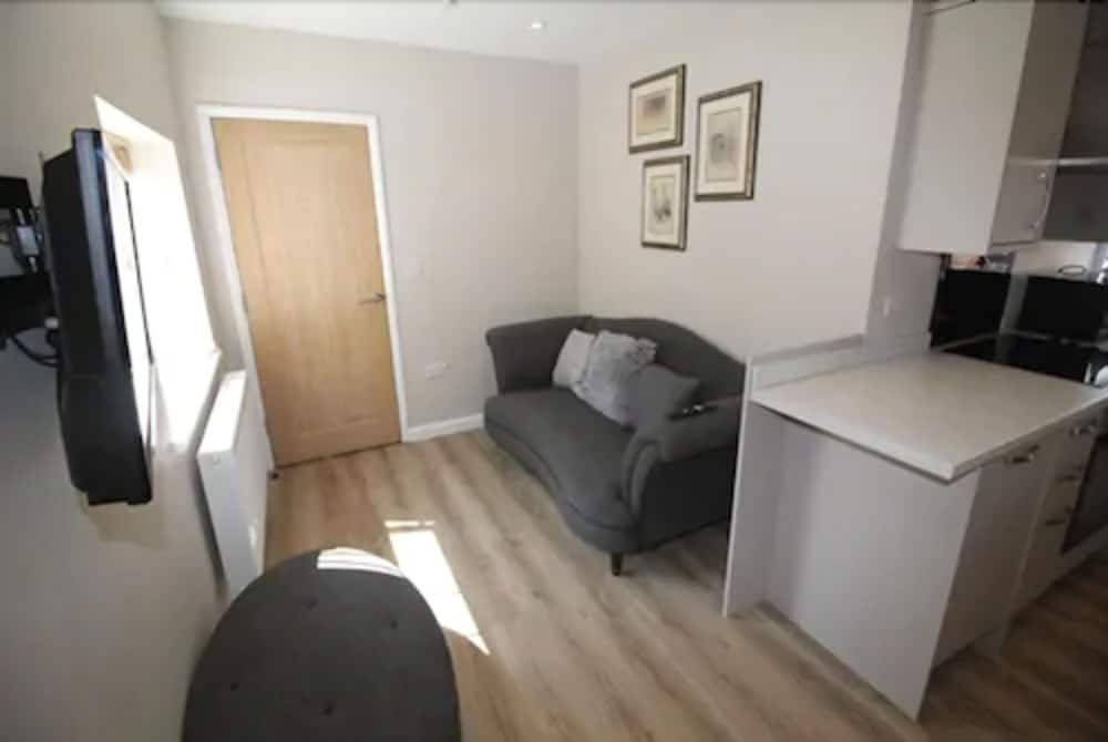 Two-Bedroom Apartment photo 2