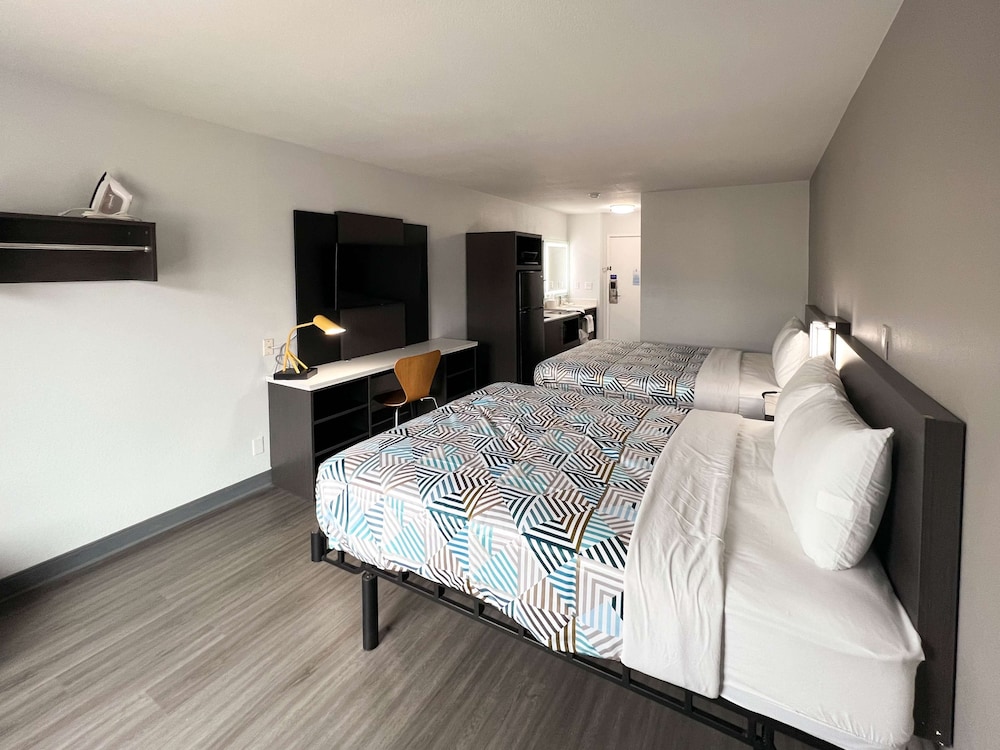 Standard Double Room, 2 Queen Beds, Non Smoking, Kitchenette - Photo 14