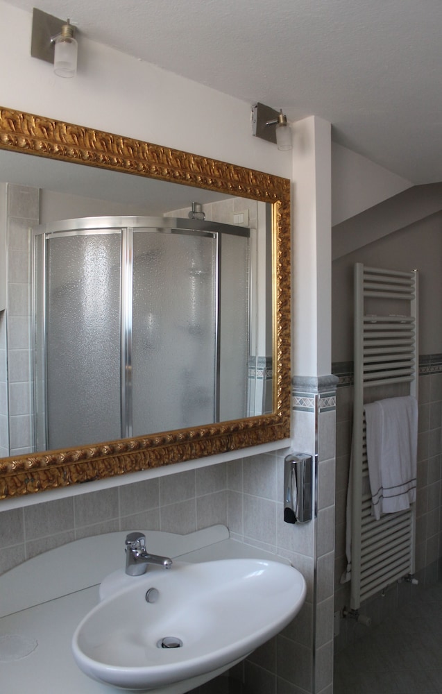 Triple Room - Photo 6