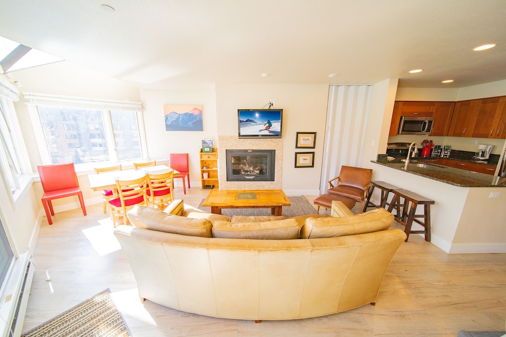 Condo, 2 Queen Beds, Lake View (Lakeside 1496) photo 1