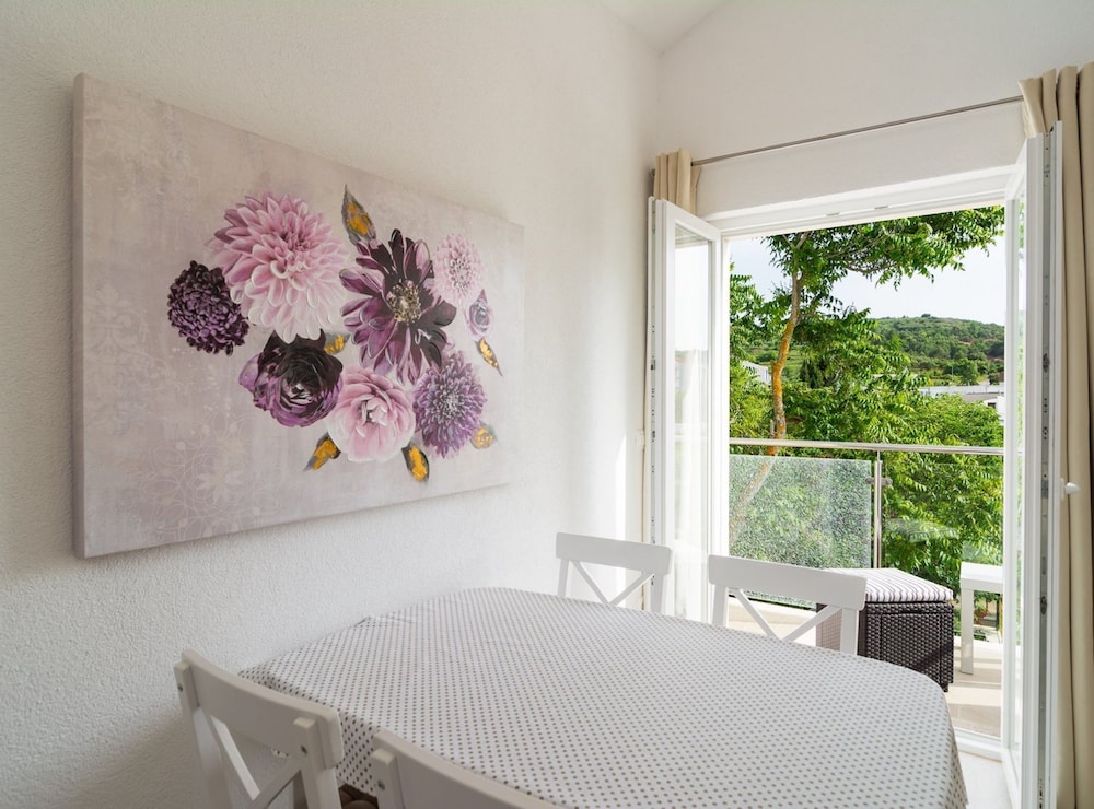 Apartment (One Bedroom Apartment With Balcony) photo 3