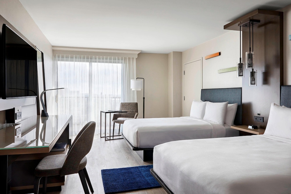 Standard Room, 2 Double Beds (Mobility/Hearing Access, Roll-In Shwr) - Photo 1
