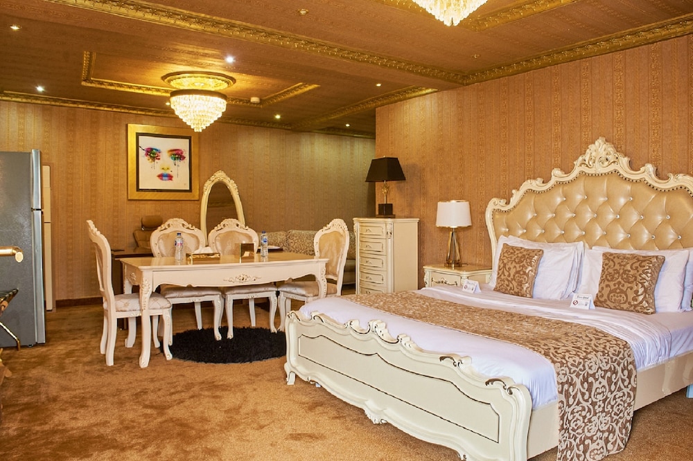 Royal Suite - Photo 1