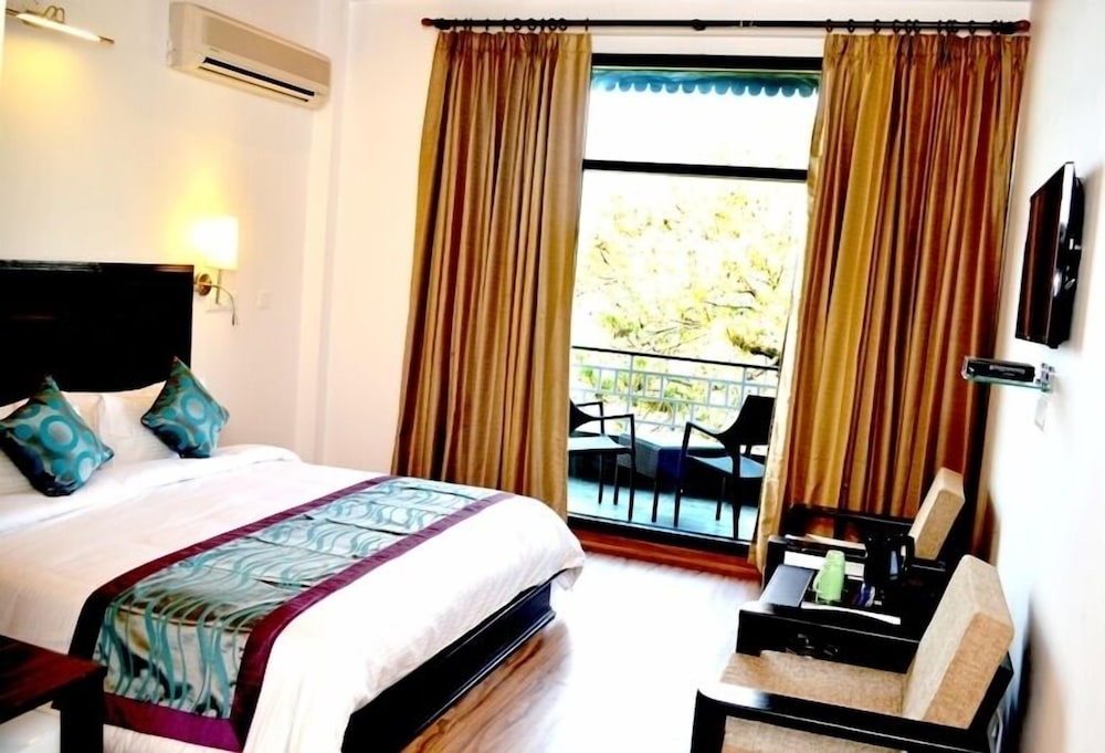 Premier Double Room, Valley View photo 2