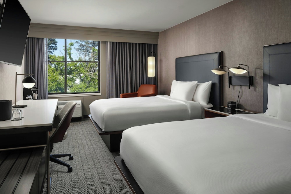 Room, 2 Queen Beds (Mobility/Hearing Accessible, Tub) - Photo 1