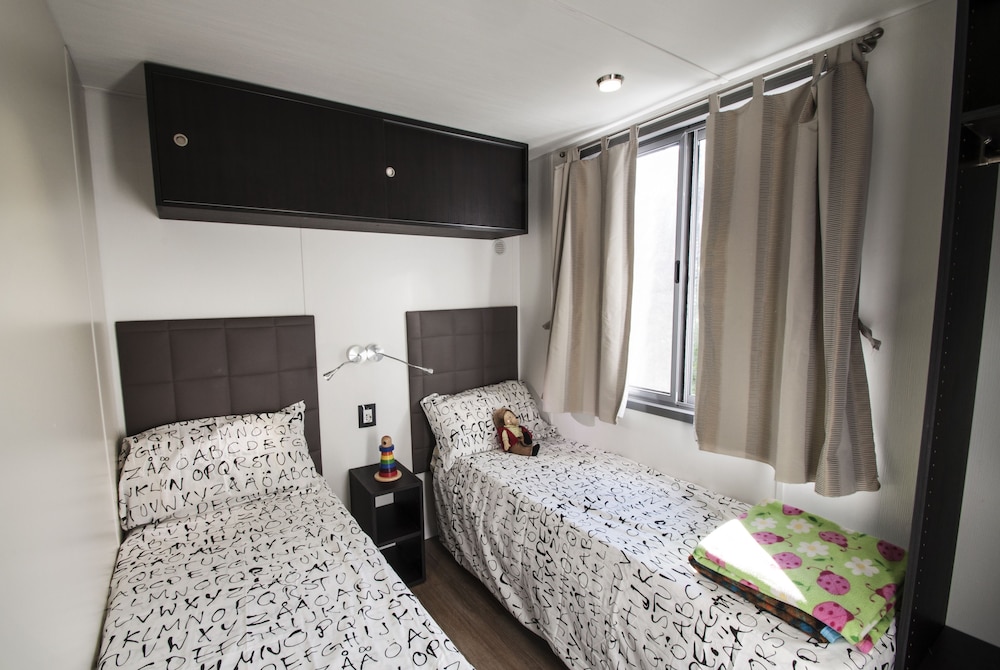 Premium Mobile Home, 3 Bedrooms photo 2