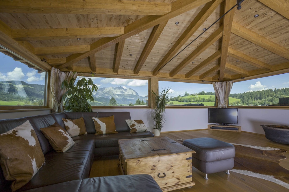 Chalet, 3 Bedrooms, Balcony, Mountain View photo 1