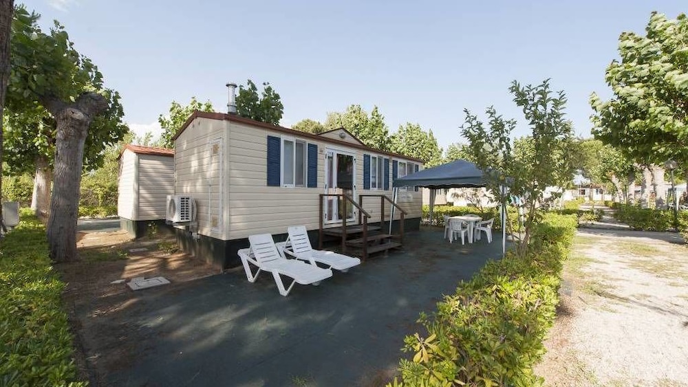 Mobile Home, 2 Bedrooms photo 3