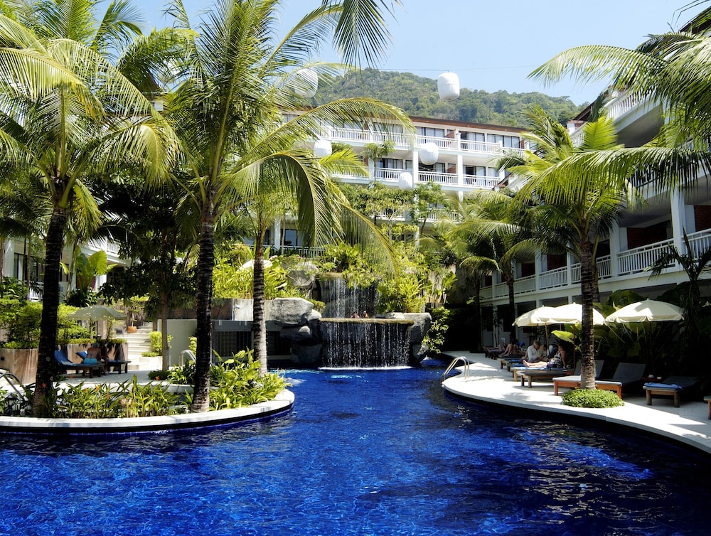 Junior Suite with Pool View - Photo 2