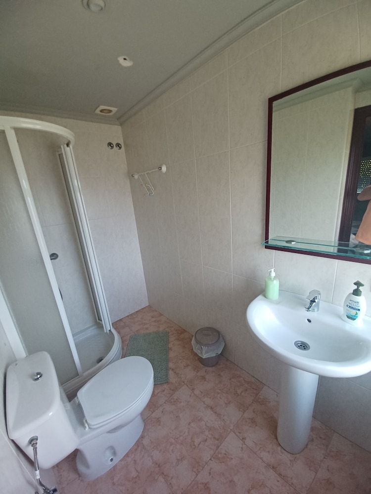 Basic Triple Room photo 3