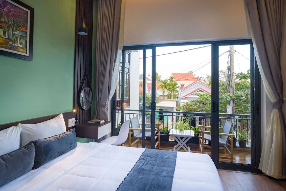 Deluxe Room, Balcony, Pool View