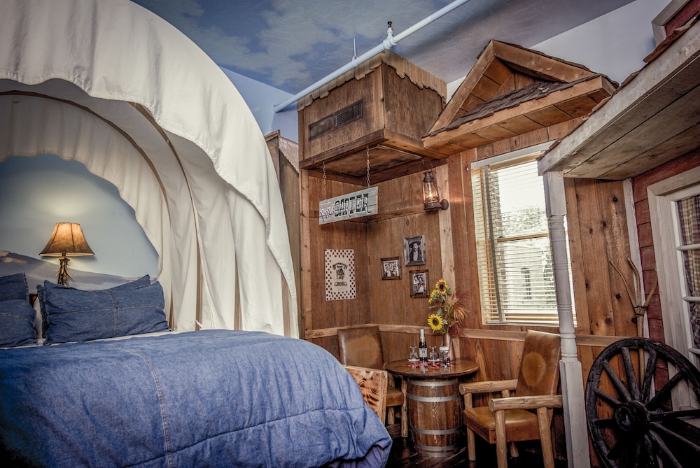 Room (Jackson Hole) - Photo 1