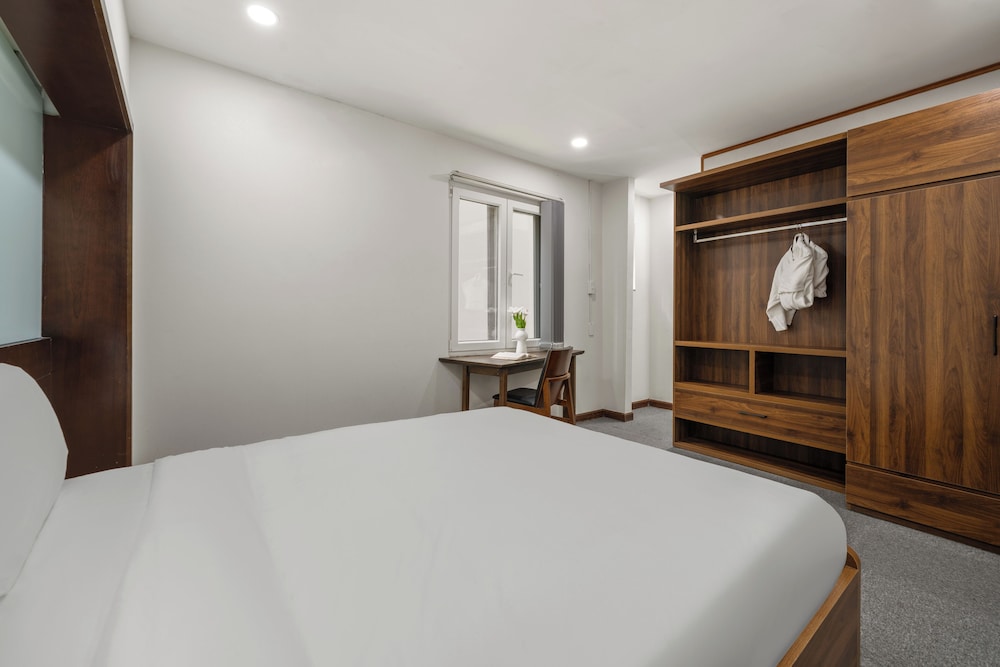 Apartment, 1 Bedroom, Partial Sea View - Photo 1