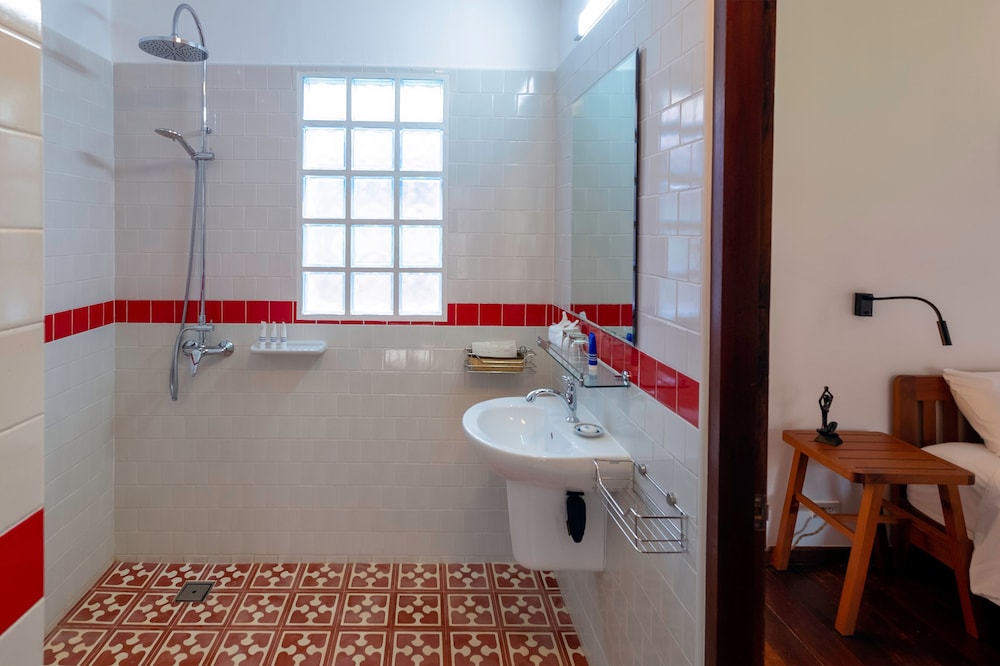 Deluxe Double Room, 1 King Bed, Non Smoking, Garden View photo 2