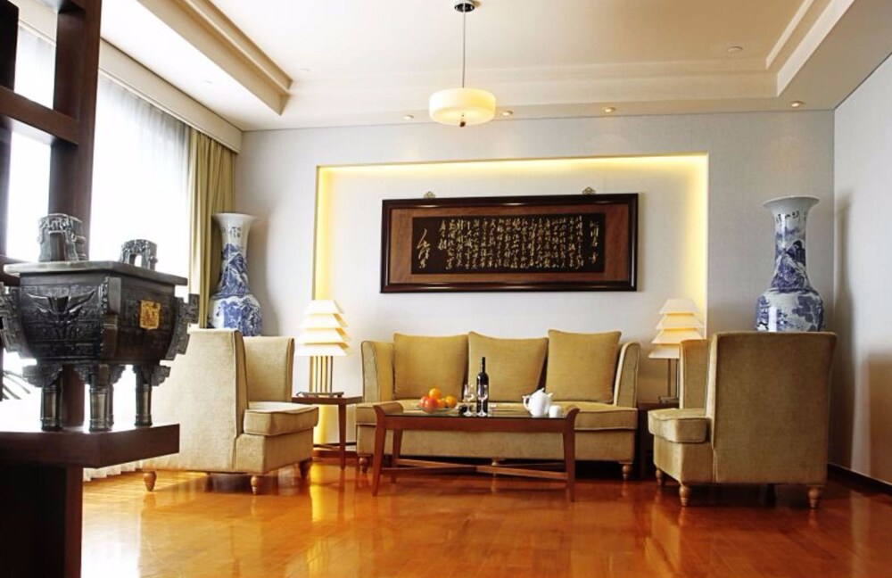 Deluxe Suite photo 1