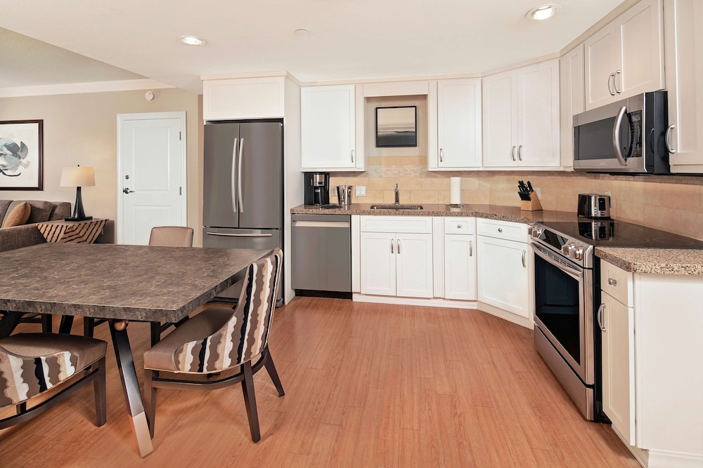 One-Bedroom King Suite with Sofa Bed - Hearing Access