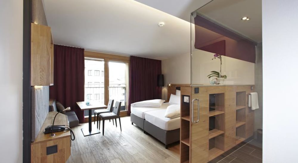 Suite, Balcony, Mountain View photo 2