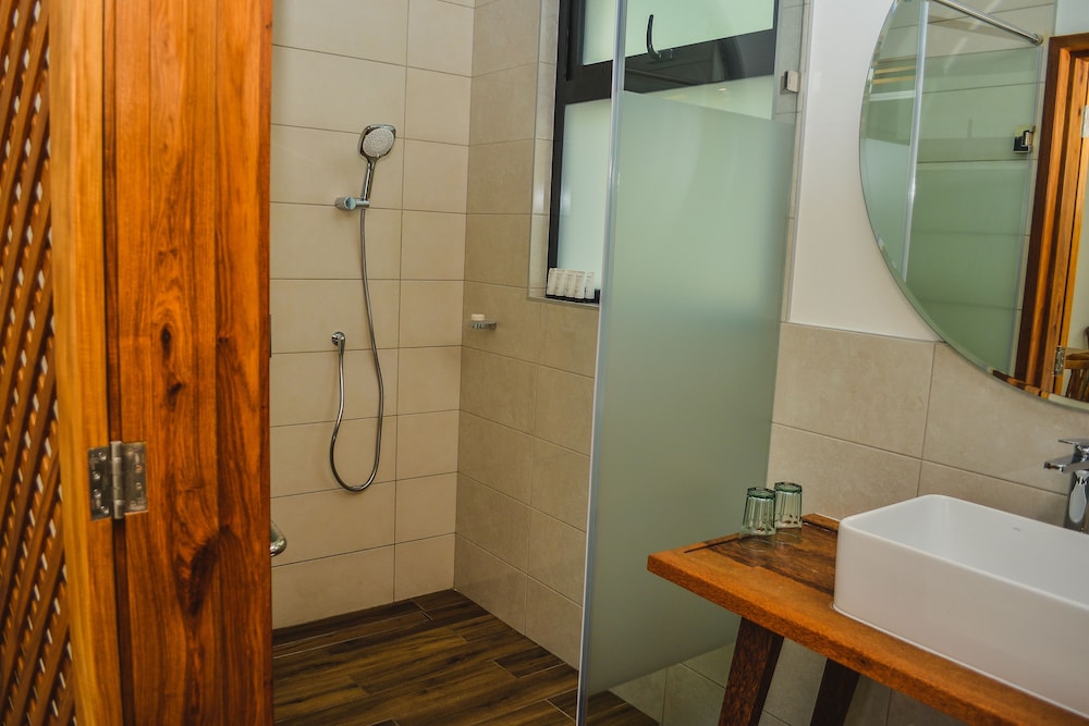 Superior Room, Sea View - Photo 7