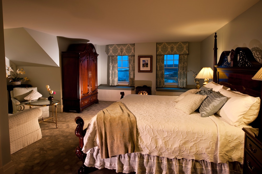 Harbor Hill Luxury King photo 3