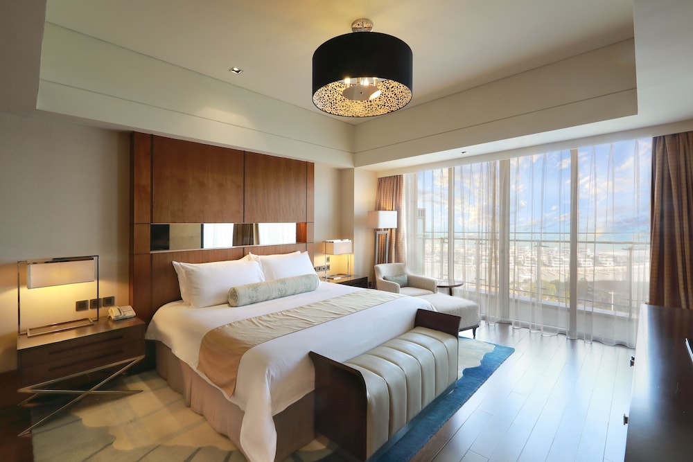 Deluxe VIP Seaview Suite - Photo 8