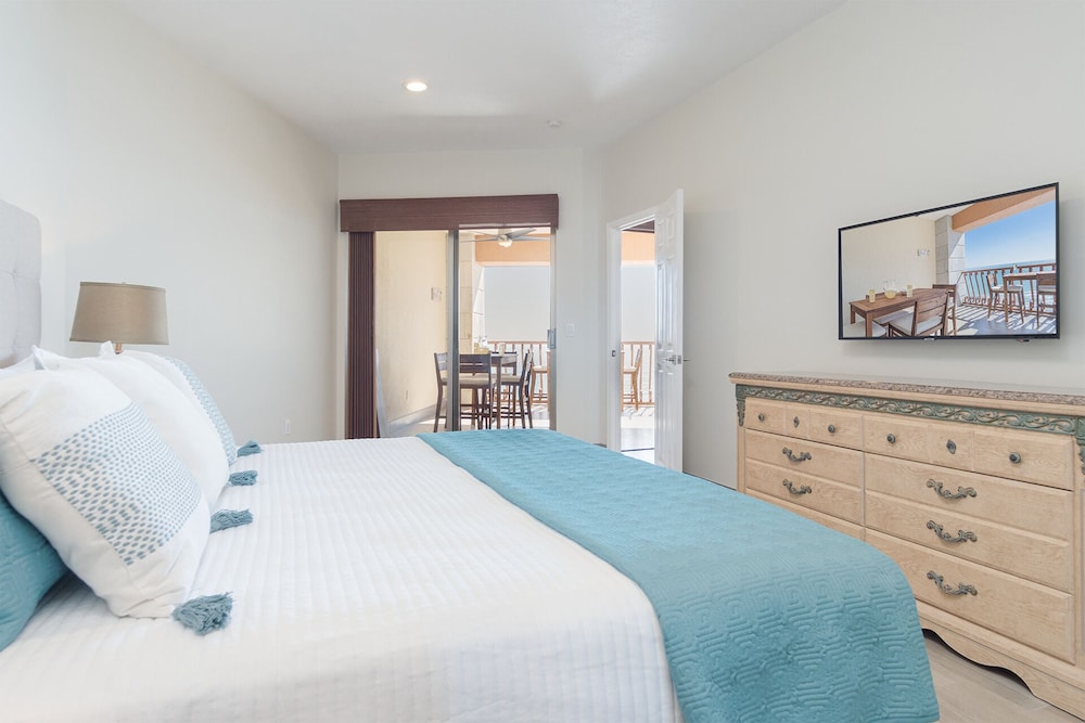 Condo, 2 Bedrooms, Sea View