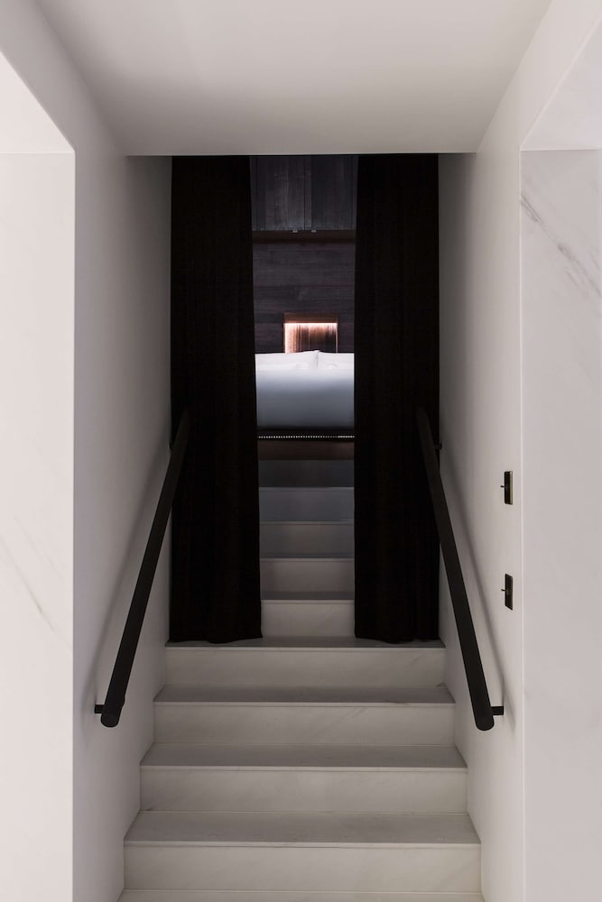 Room (Antony Gormley)