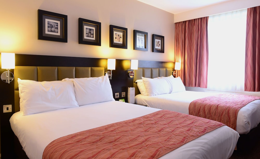 Standard Room, 2 Double Beds - Photo 4