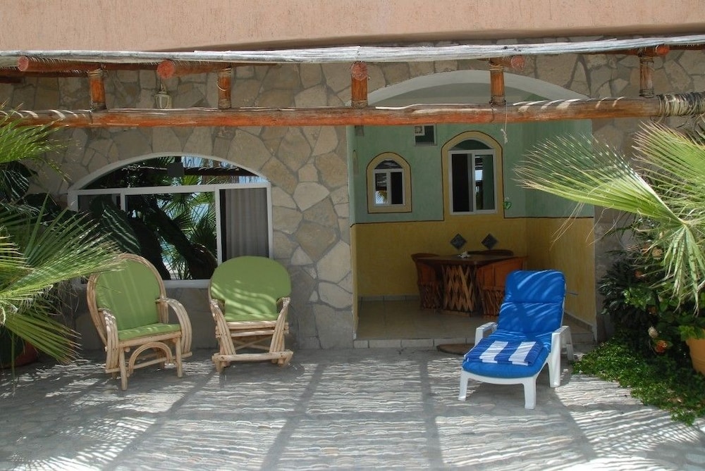 Executive Room, 1 King Bed, Ocean View, Beachfront photo 3