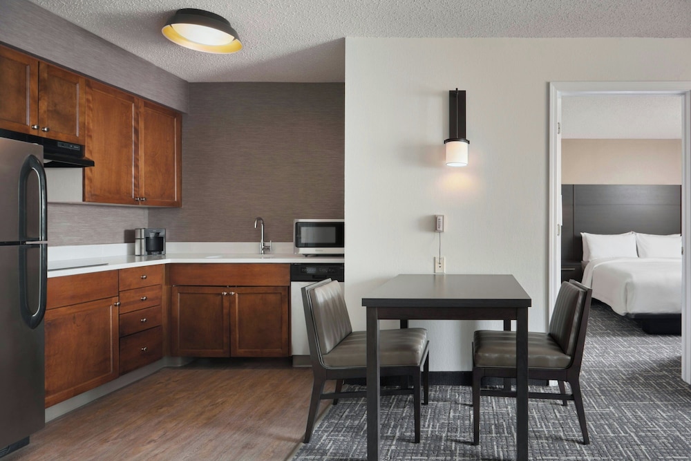 Suite, 1 Bedroom (Mobility/Hearing Accessible, Tub) photo 3