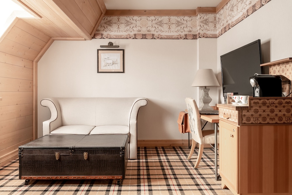 Aries Suite