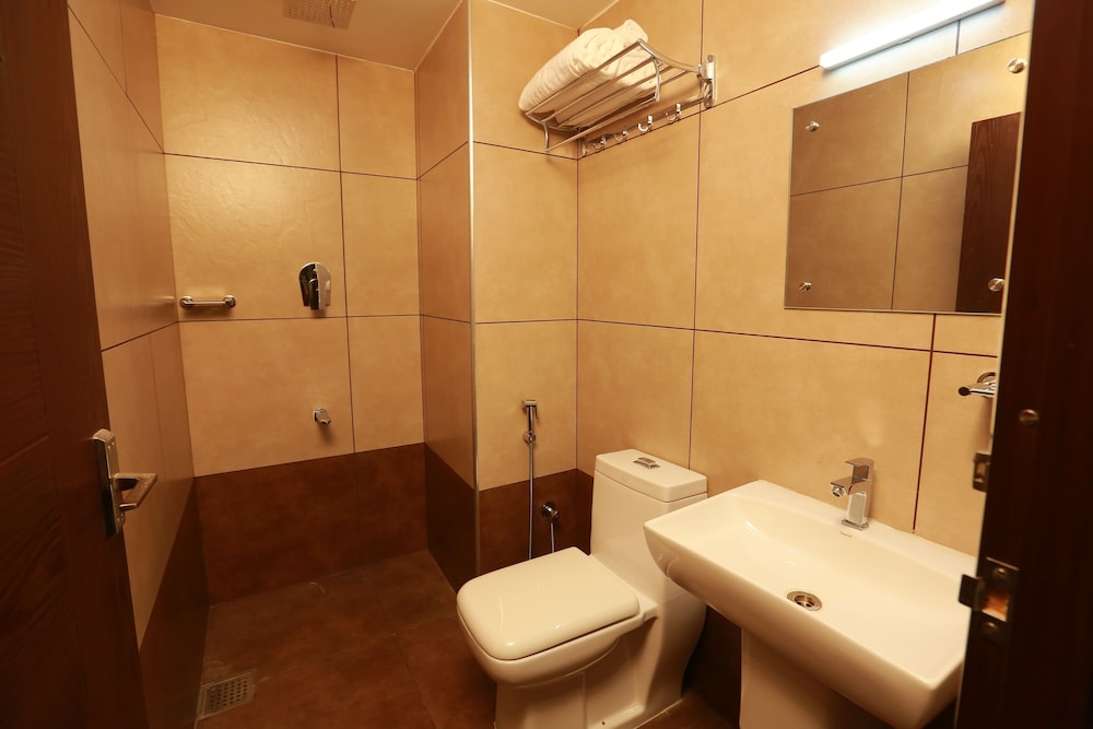 Deluxe Double Room, 1 King Bed, Accessible, City View photo 3