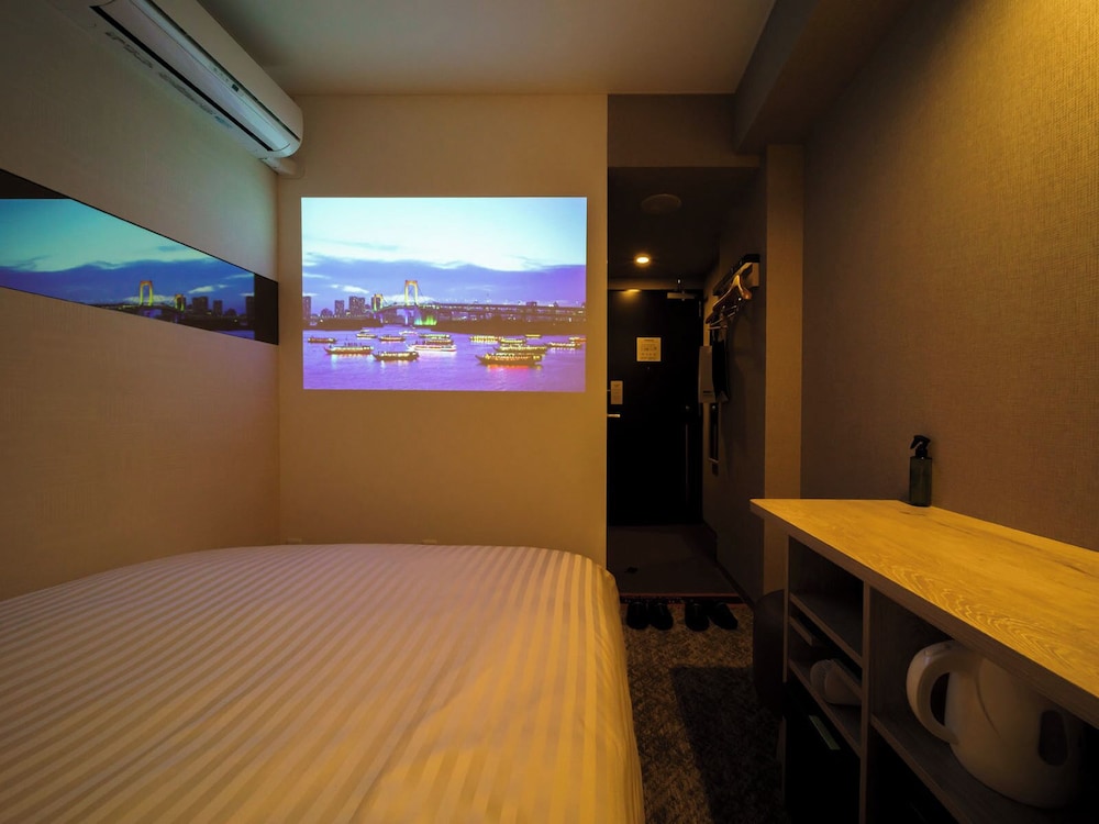Small Double Room (Non-smoking)