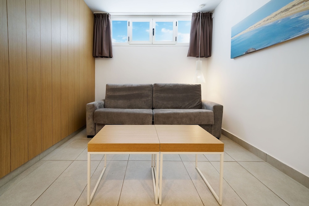 Deluxe Room, Partial Sea View photo 2
