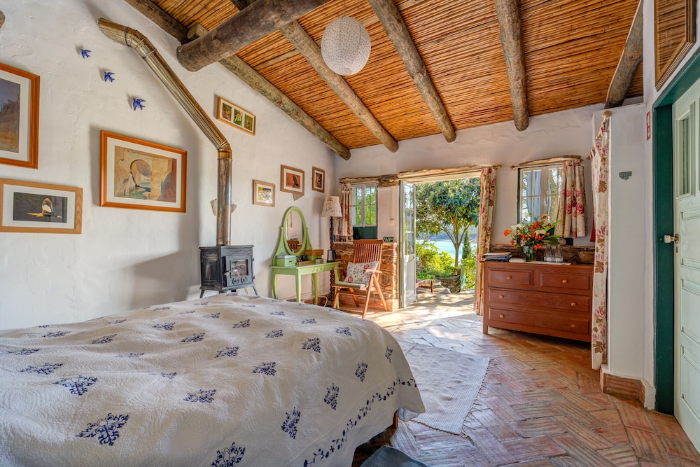 Family Room, 2 Bedrooms