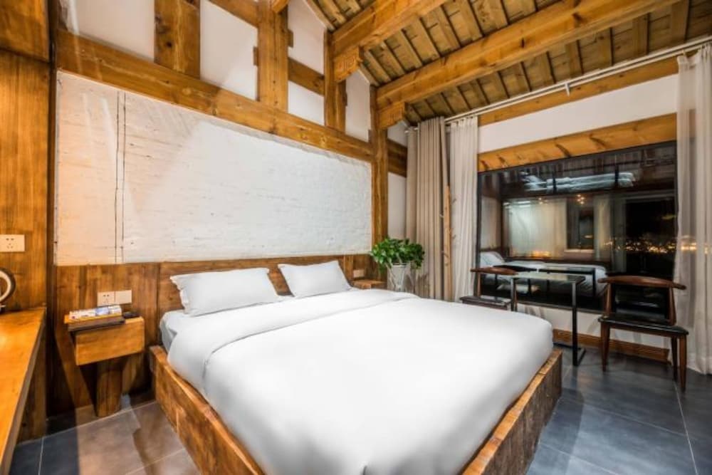 Deluxe Suite (Mainland China Citizen Only) photo 1