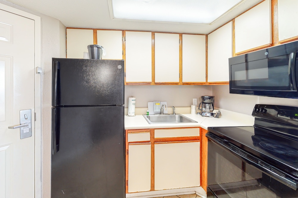 Condo, 1 Bedroom (Oceanfront 2 Queen) photo 2