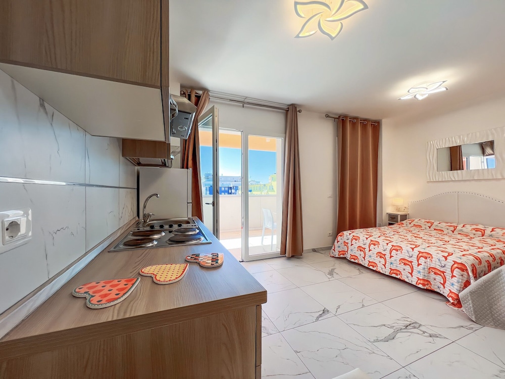 Superior Studio Suite (1T)