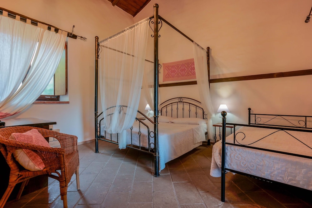 Quadruple Room, 2 Double Beds photo 3