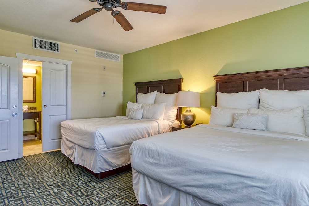 Standard Room (2 Queen Beds) photo 2