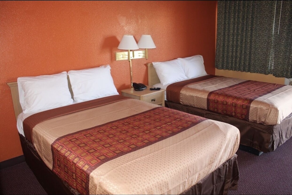 Standard Room, 2 Queen Beds photo 1