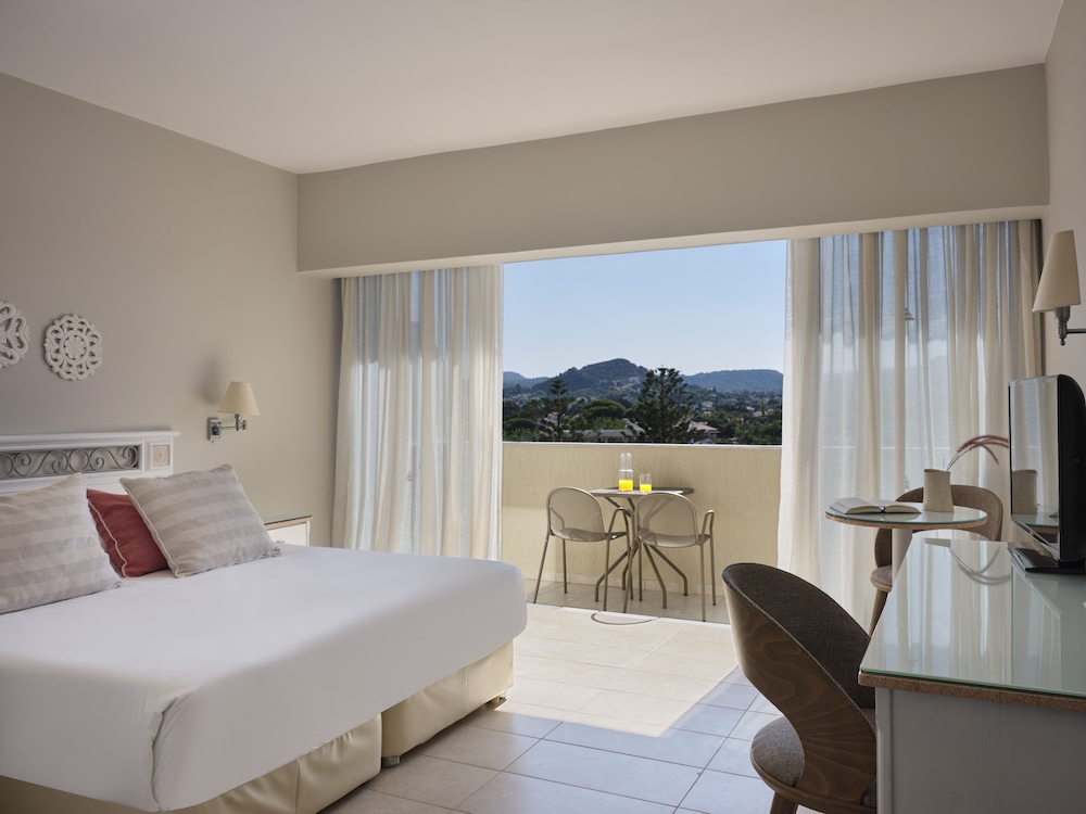 Twin / Double Room Inland View