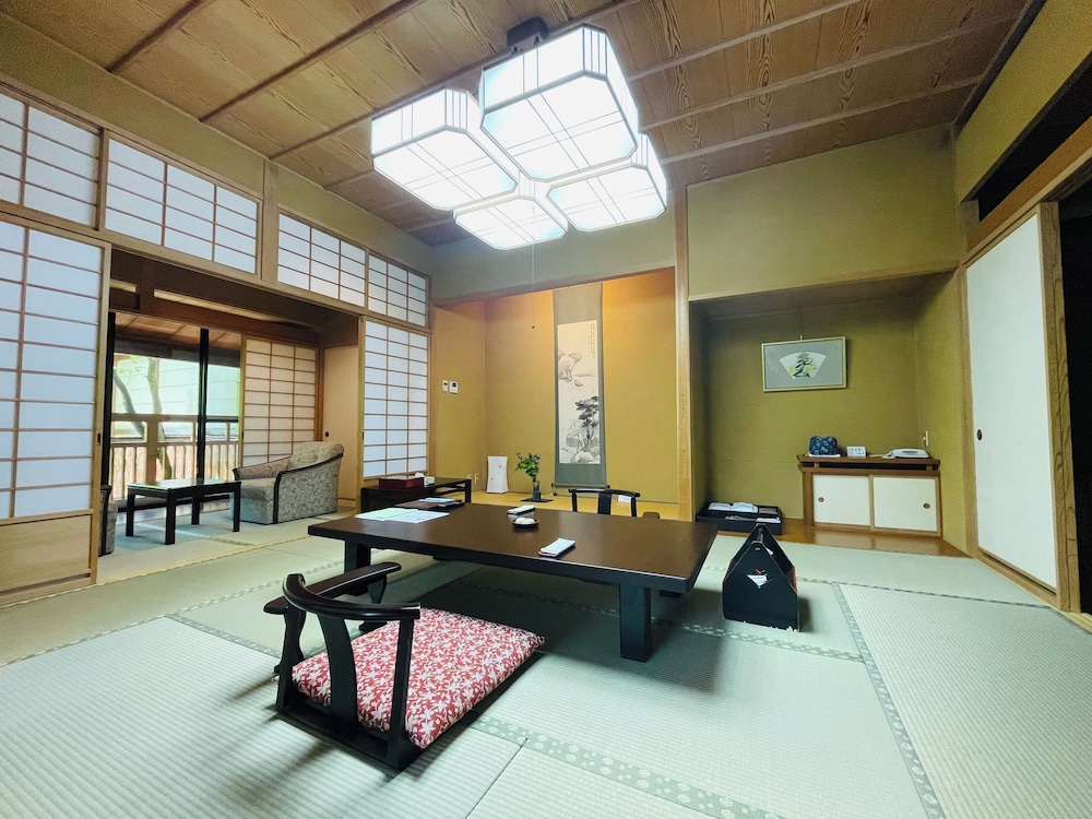 Room B with hot spring 64 sqm, Non Smoking photo 2