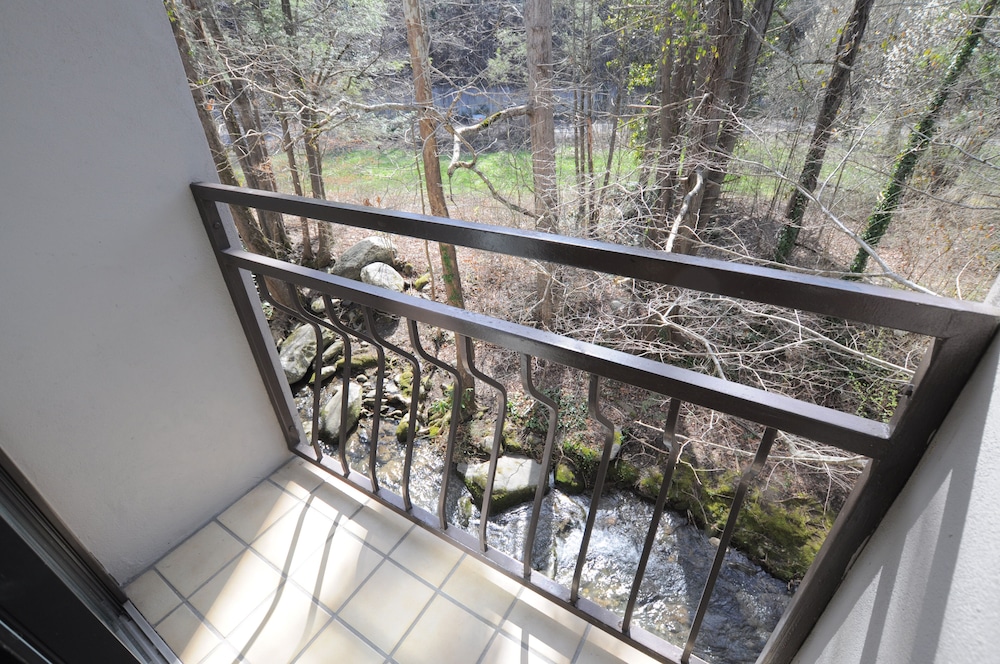 Creekside Two Doubles - No pets - Photo 3