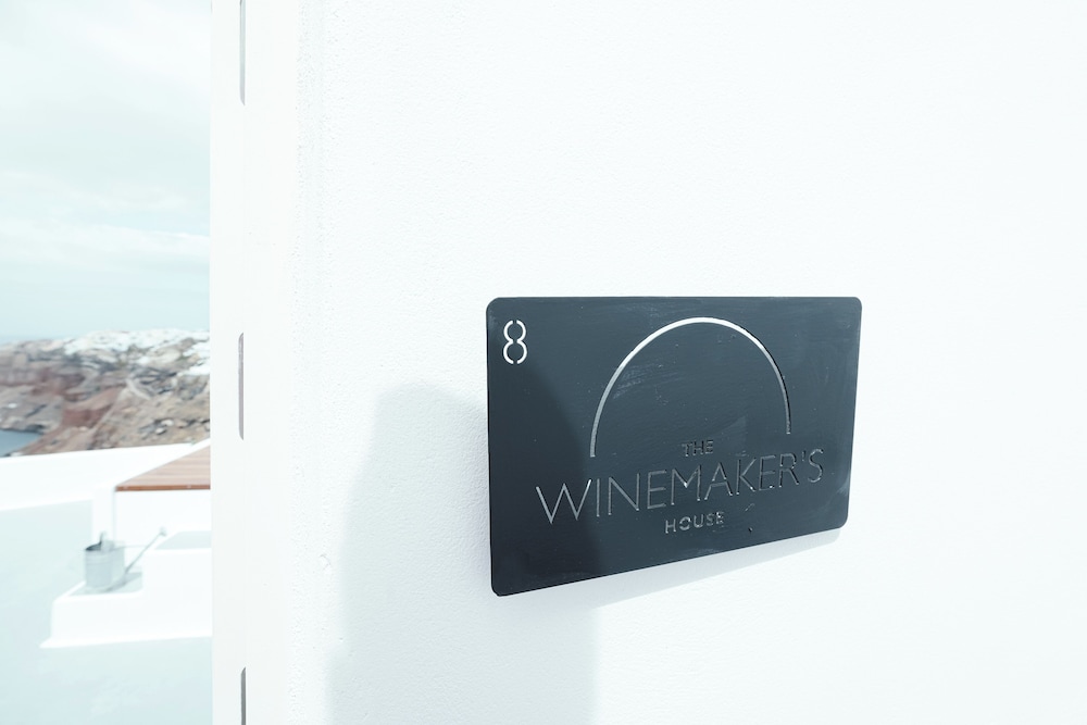 The Winemaker's Suite with Hot Tub & Caldera View - Photo 13