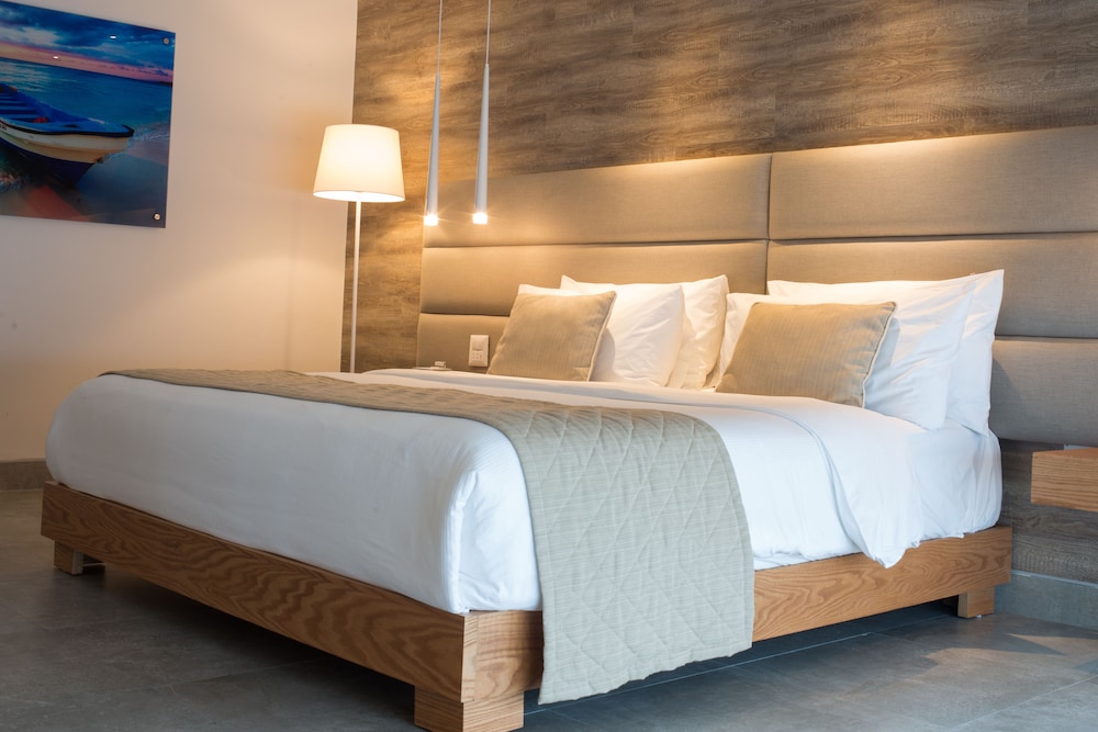 Grand Suite, 1 King Bed - Photo 1