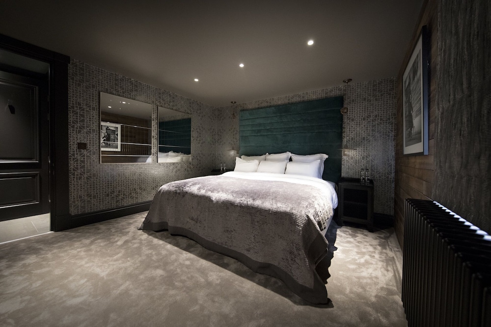 Old Tom - One Bedroom Apartment