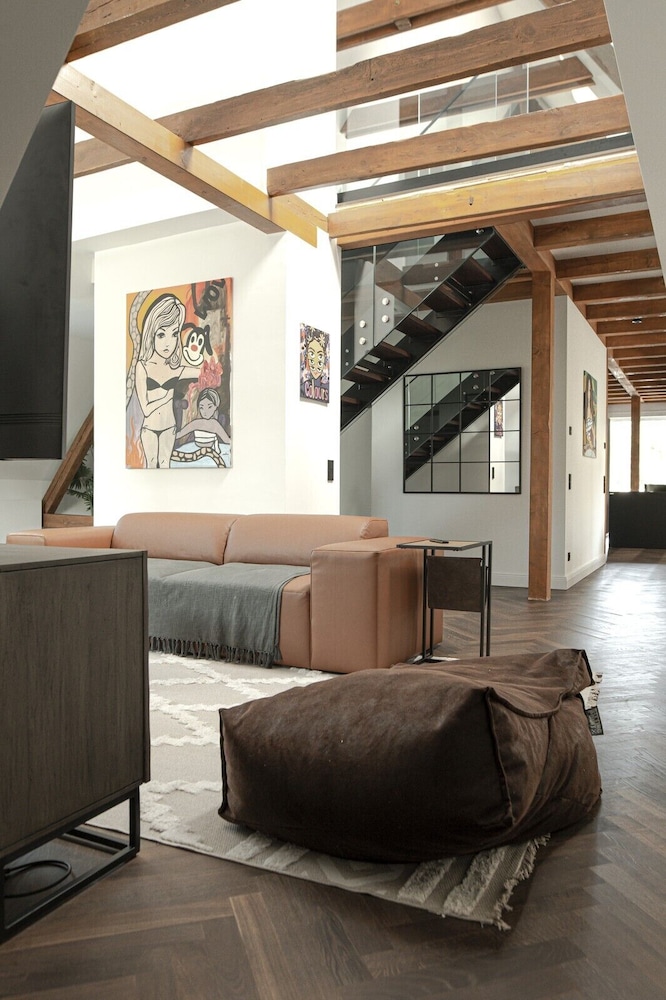 Exclusive Condo, 2 Bedrooms