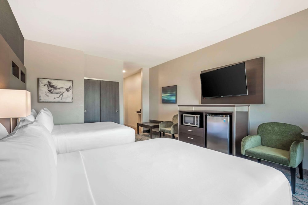 Standard Room, 2 Queen Beds, Non Smoking - Photo 3