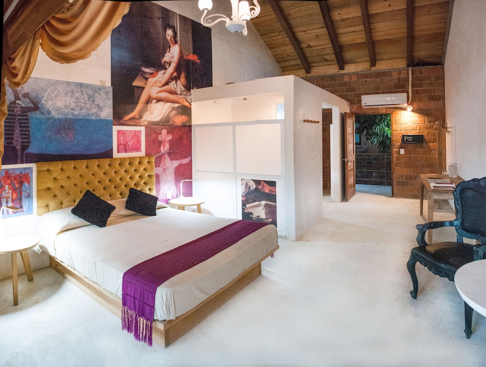 Standard Double Room, Hill View (Mireya)