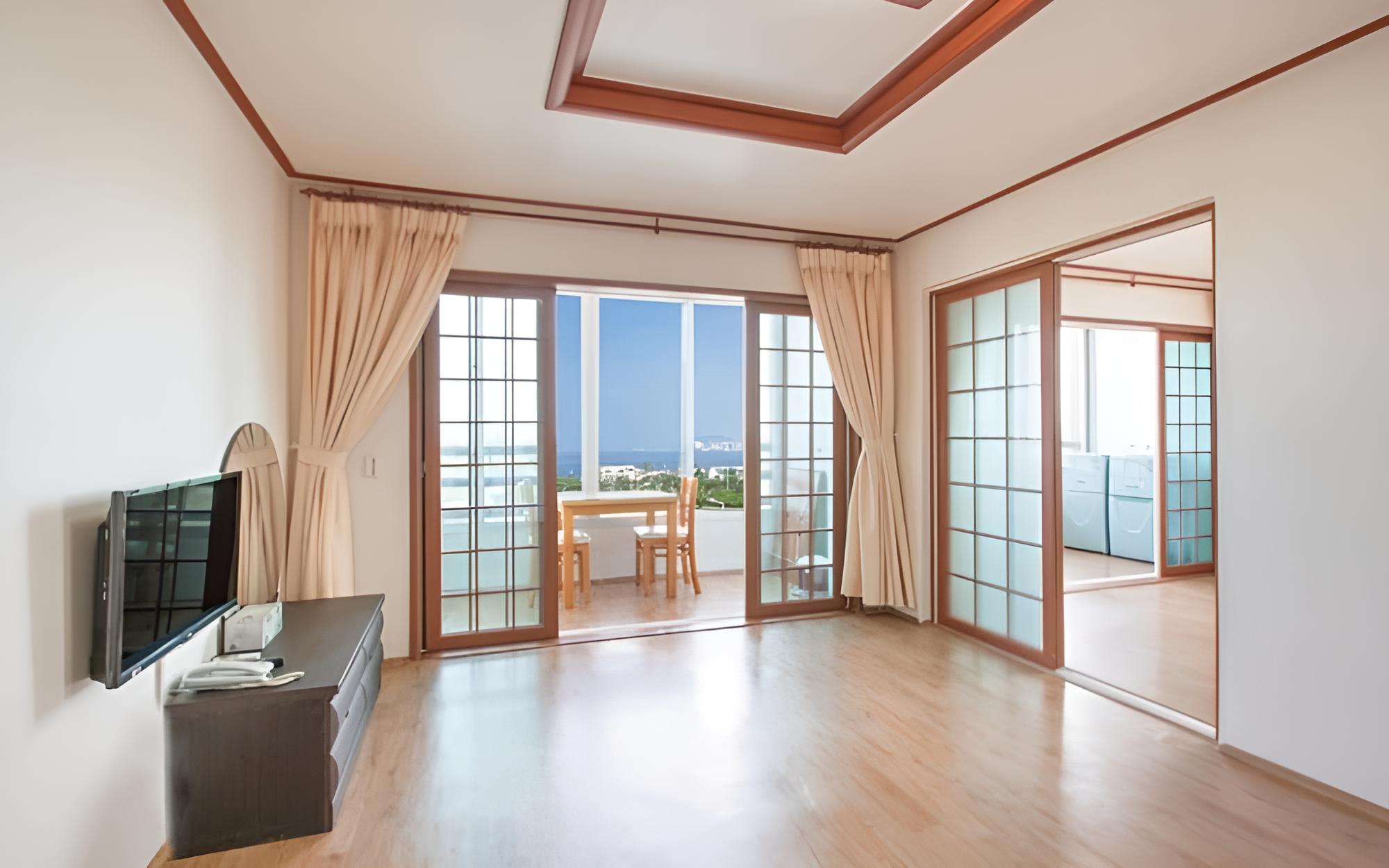 Room (Sun Ocean - 2) photo 1